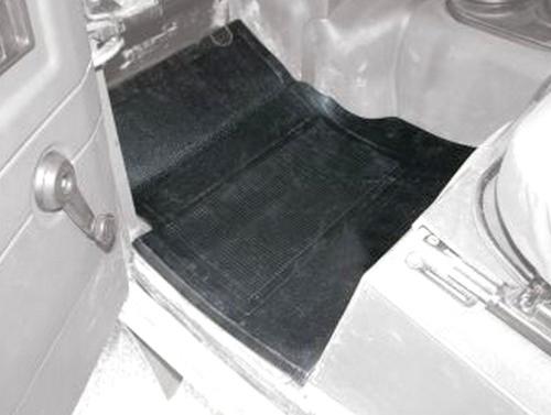 tapis de sol gauche caoutchouc Defender TD5 et 300 TDI