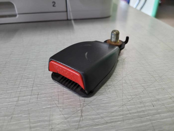 Boucle de ceinture de sécurité de banquette arrière gauche pour Range Rover P38