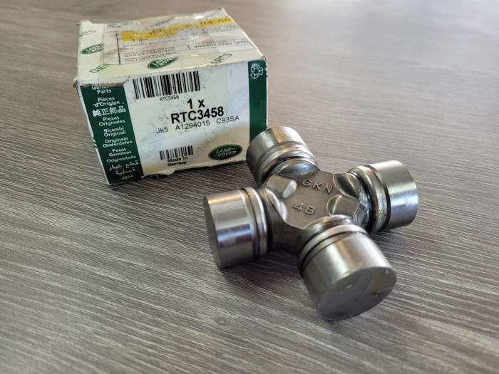 croisillon de cardan renforcé (origine LR) pour Defender 90,110,130, Discovery 1 et Range Rover Classic